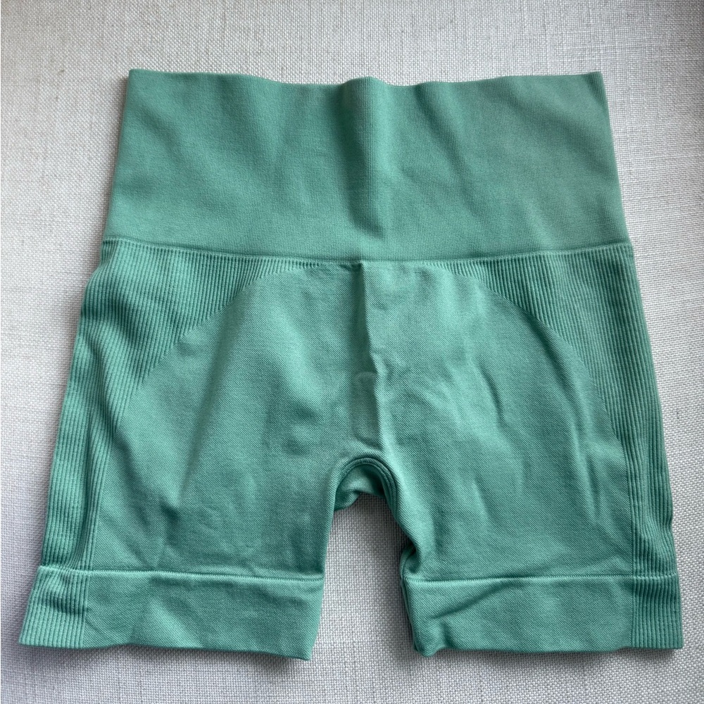 SET Active Mint Green Shorts